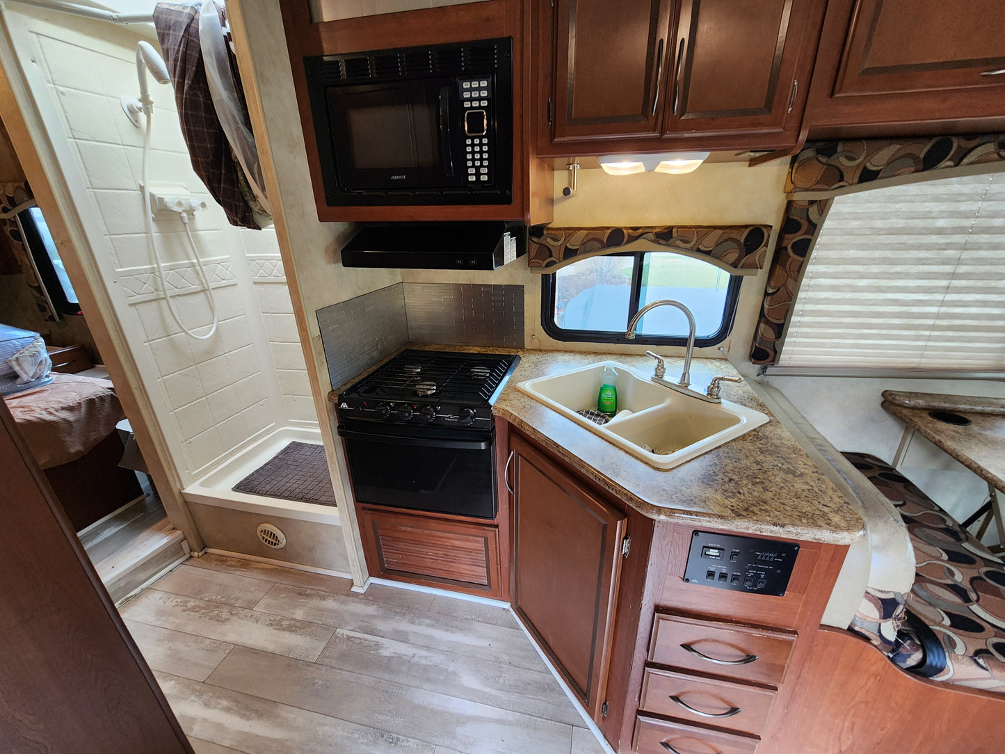 SOLD: Buy a 2013 Thor Chateau 28A Class C RV for Your Ultimate Road Adventure