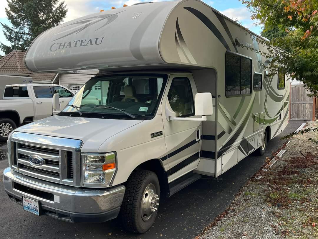 SOLD: Buy a 2013 Thor Chateau 28A Class C RV for Your Ultimate Road Adventure