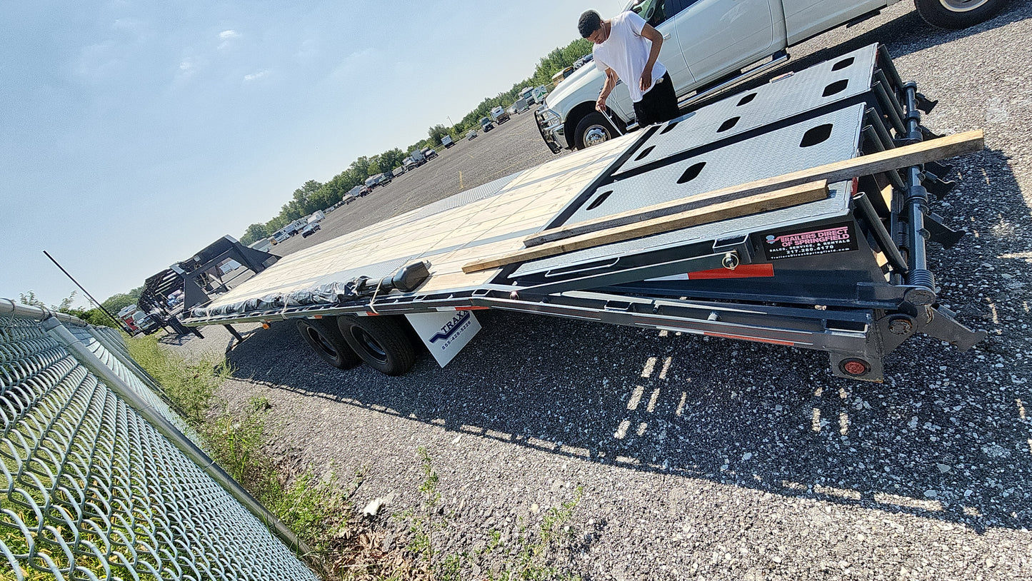 Traxx 36' TD Gooseneck Flatbed Trailer for Rent - Heavy-Duty Hauling at Your Service