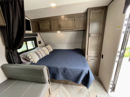 Travel Trailer for Rent! Olympia Sport 19BH - Compact and Family-Friendly