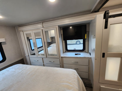 Luxury RV Adventure Awaits: Rent the Holiday Rambler Eclipse 34J Class A Motorhome!