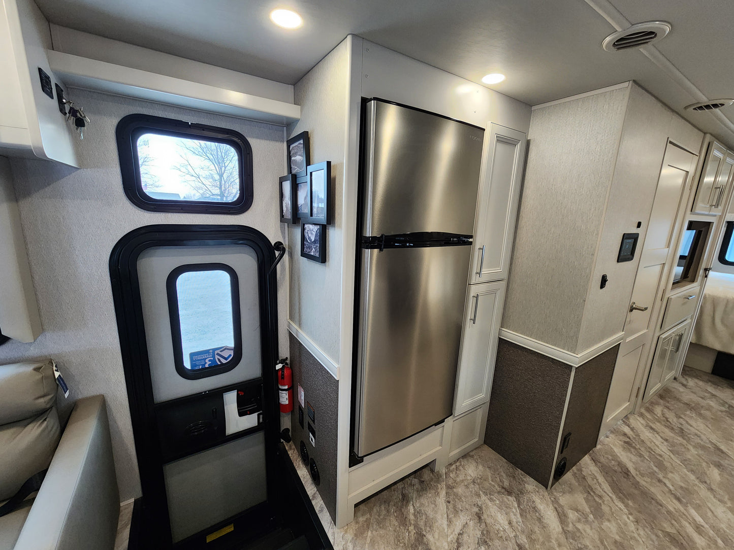 Luxury RV Adventure Awaits: Rent the Holiday Rambler Eclipse 34J Class A Motorhome!