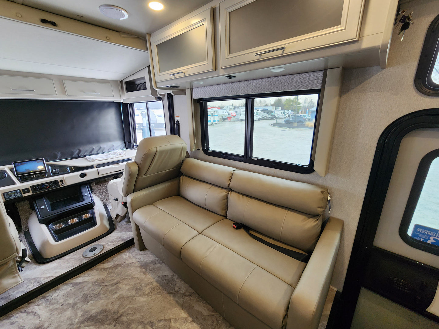 Luxury RV Adventure Awaits: Rent the Holiday Rambler Eclipse 34J Class A Motorhome!