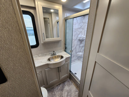 Luxury RV Adventure Awaits: Rent the Holiday Rambler Eclipse 34J Class A Motorhome!