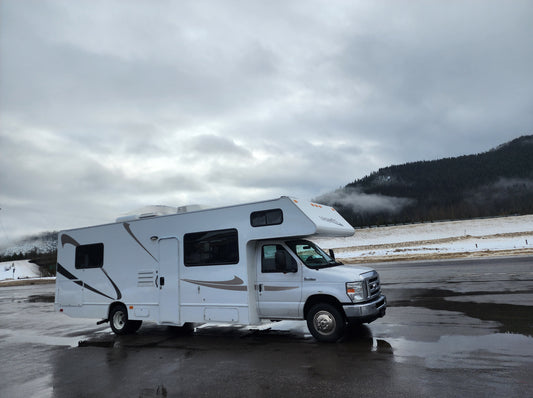 Buy a 2018 Thor Majestic 28A Class C RV for Unmatched Comfort and Adventure