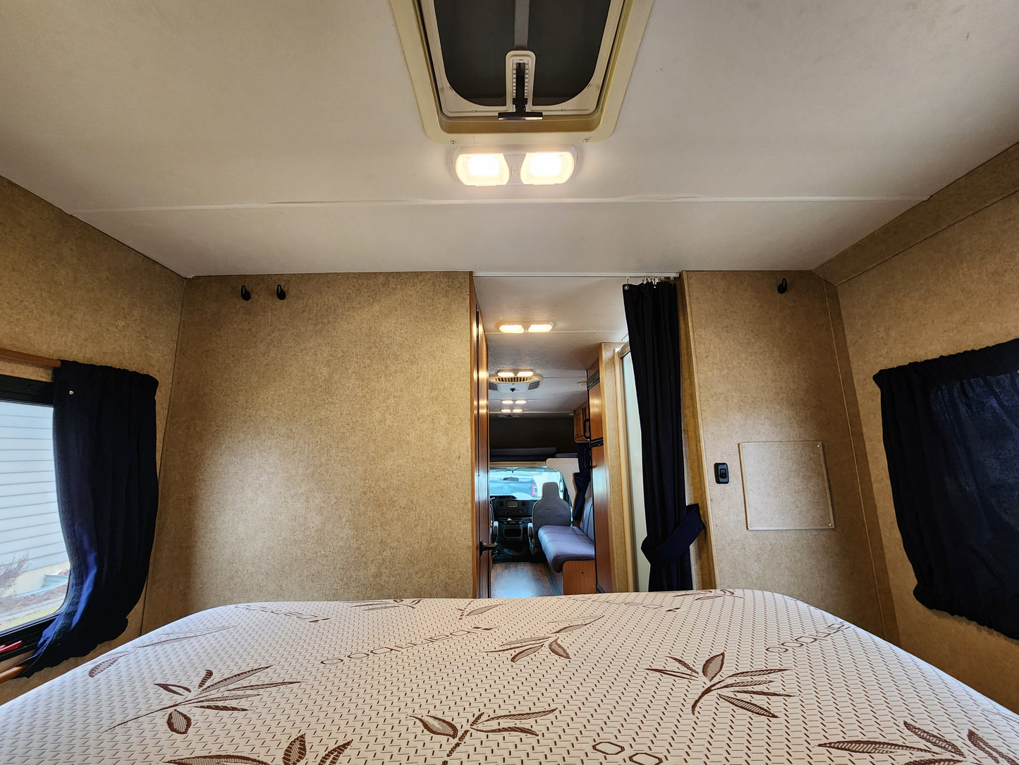 Rent the Thor Majestic 28A Class C RV for Unmatched Comfort and Adventure