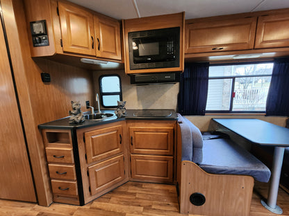 Rent the Thor Majestic 28A Class C RV for Unmatched Comfort and Adventure