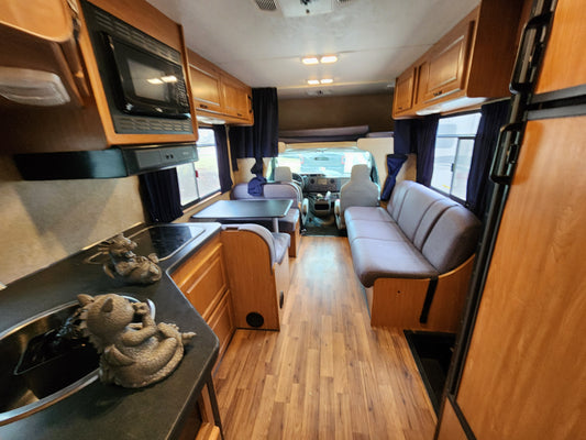 Rent the Thor Majestic 28A Class C RV for Unmatched Comfort and Adventure