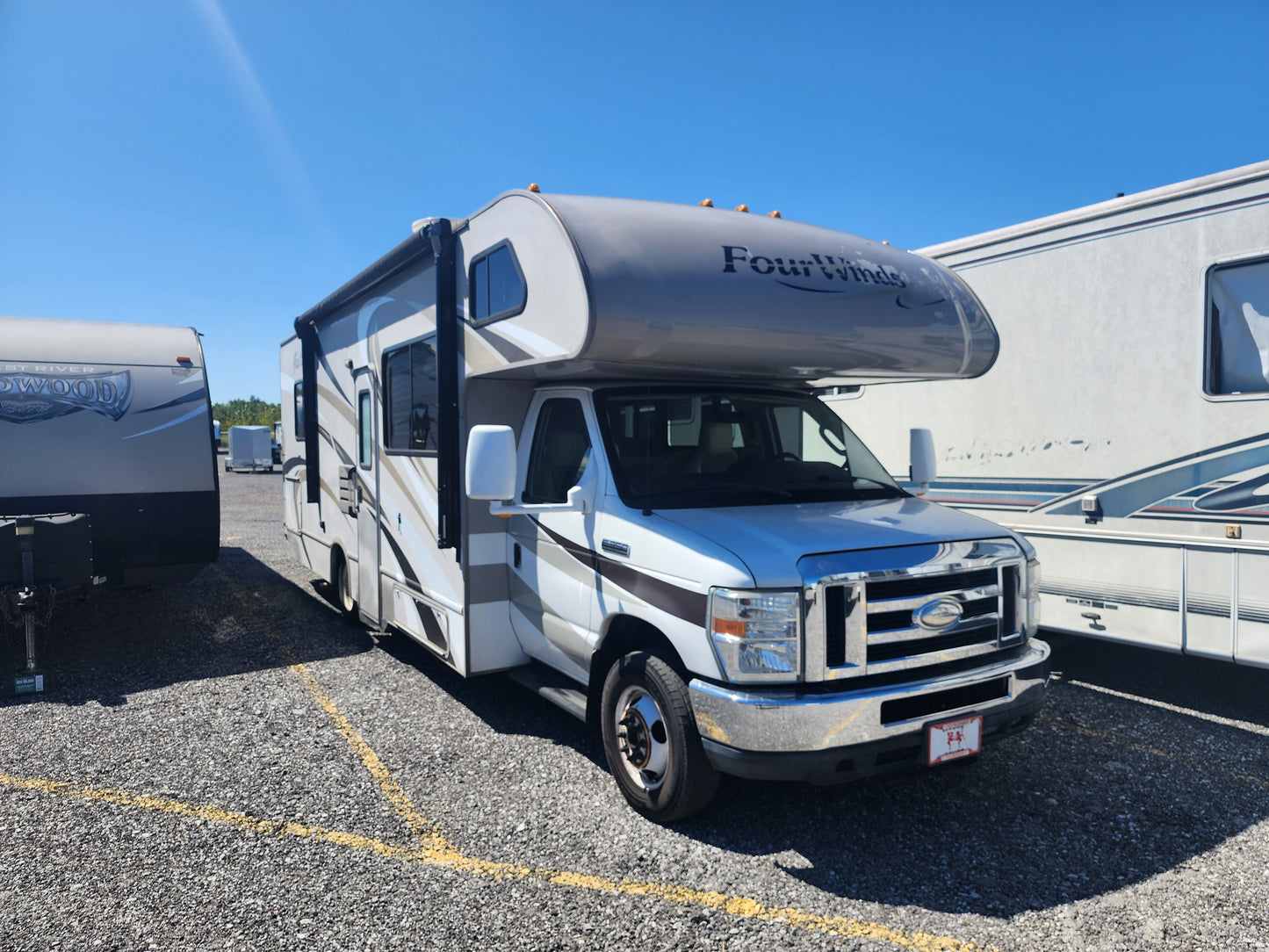 Four Winds 28A Class C RV for Rent– Reliable, Spacious, and Perfect for Your Next Adventure!