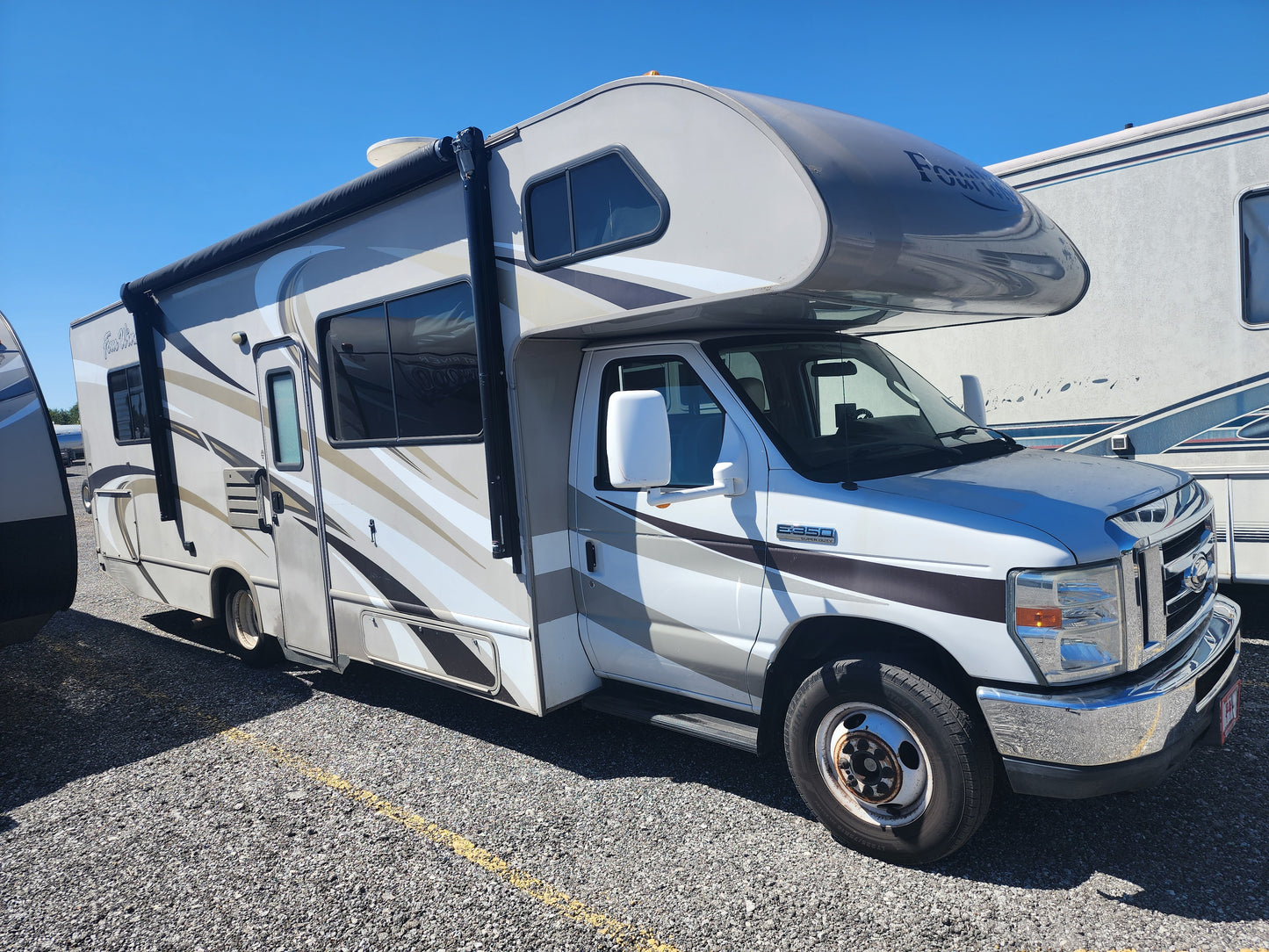 Four Winds 28A Class C RV for Rent– Reliable, Spacious, and Perfect for Your Next Adventure!