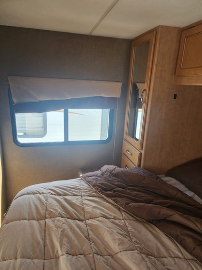 Four Winds 28A Class C RV for Rent– Reliable, Spacious, and Perfect for Your Next Adventure!