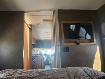 Four Winds 28A Class C RV for Rent– Reliable, Spacious, and Perfect for Your Next Adventure!