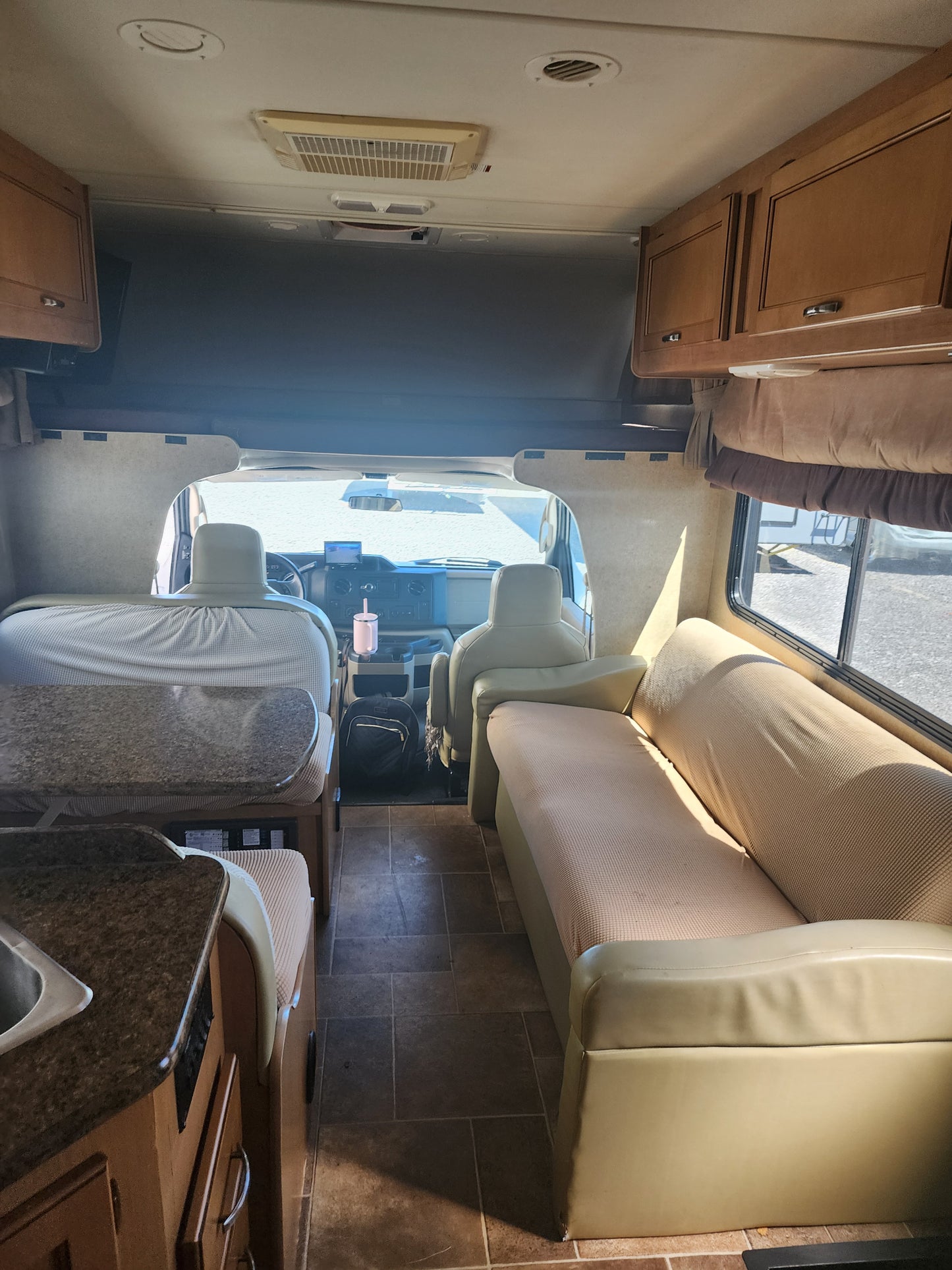 Four Winds 28A Class C RV for Rent– Reliable, Spacious, and Perfect for Your Next Adventure!