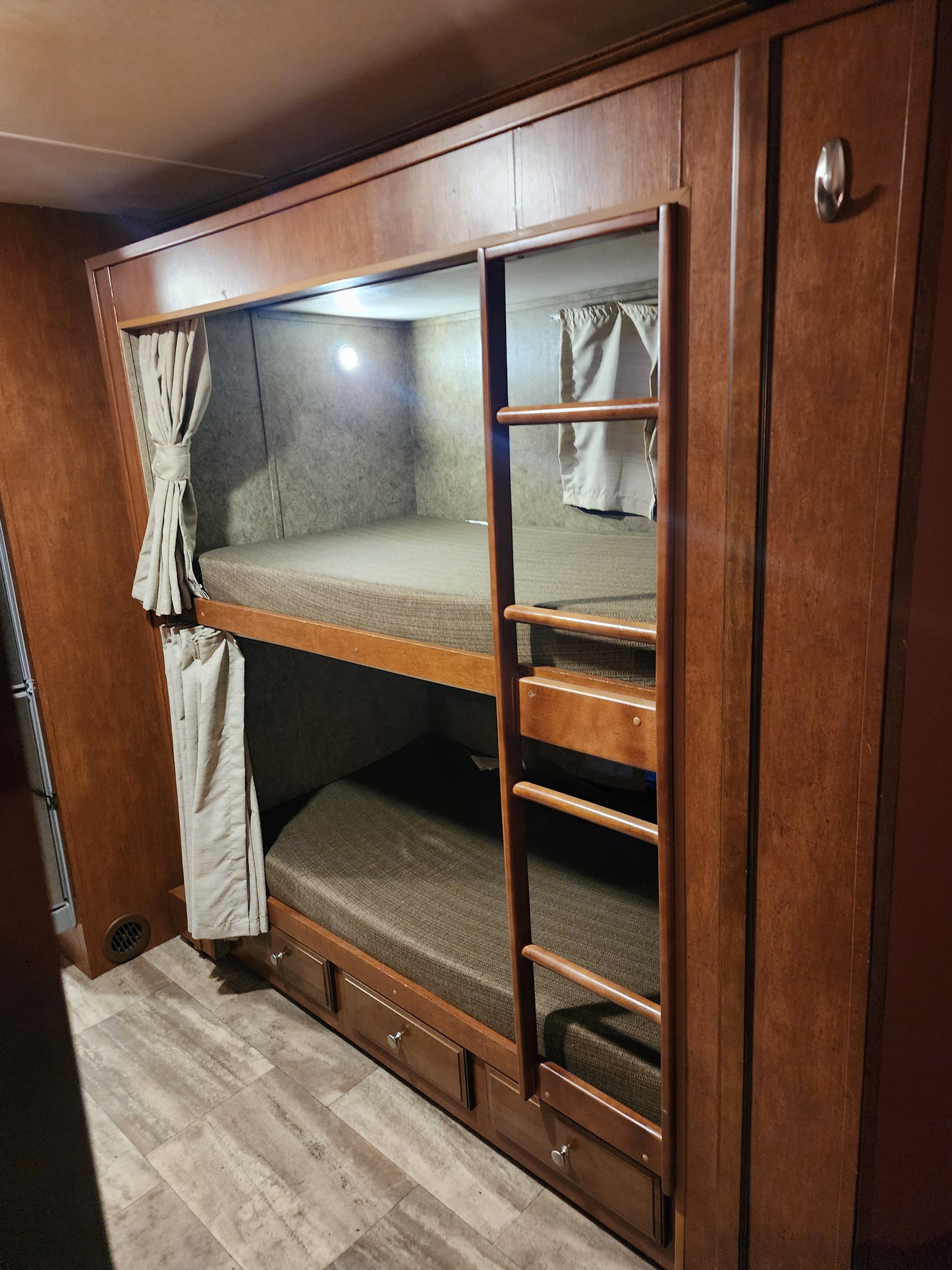 Luxury Georgetown 351DS Class A RV Rental!