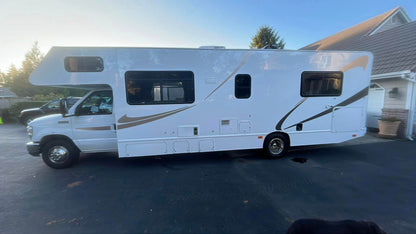 Rent the Thor Majestic 28A Class C RV for Unmatched Comfort and Adventure