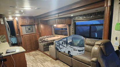 Luxury Georgetown 351DS Class A RV Rental!