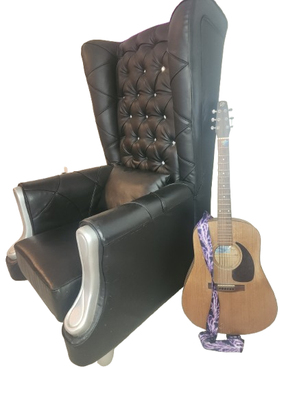 ✨ Black Wingback Throne Chair – Like New For Sale! ✨