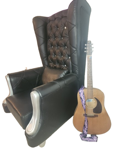 ✨ Black Wingback Throne Chair – Like New For Sale! ✨